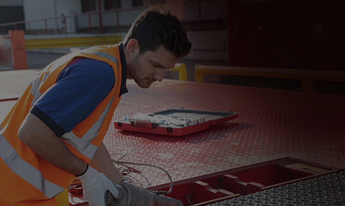 https://secure.averyweigh-tronix.com/en-ie/wp-content/uploads/sites/6/2021/11/servicer-banner-uk-1440x861.jpeg